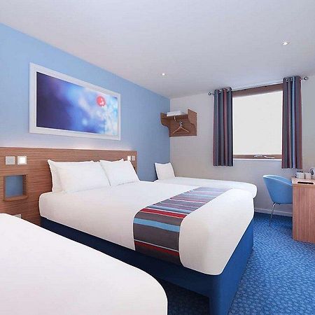Travelodge Harlow Extérieur photo