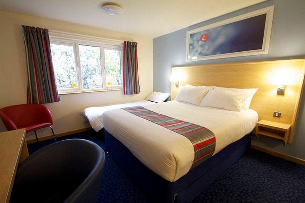 Travelodge Harlow Extérieur photo