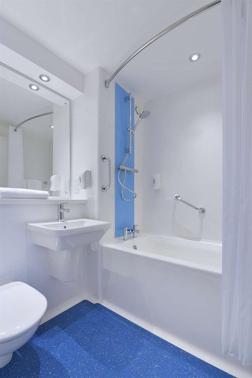 Travelodge Harlow Extérieur photo